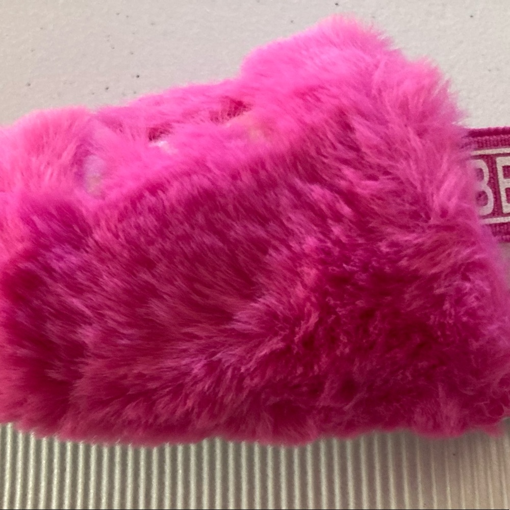 Bebe Furry Slides Size 1 - Picture 12 of 12